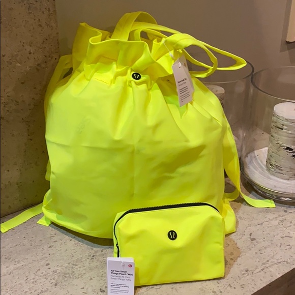 Lululemon Easy As Sunday Tote Bundle - Picture 4 of 16